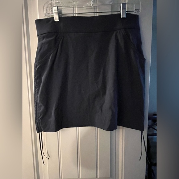 Columbia Dark Grey Ruched Athletic Skort, size M - Picture 3 of 11